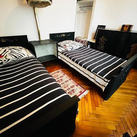 Guest House Kipiani Tbilisi Buitenkant foto