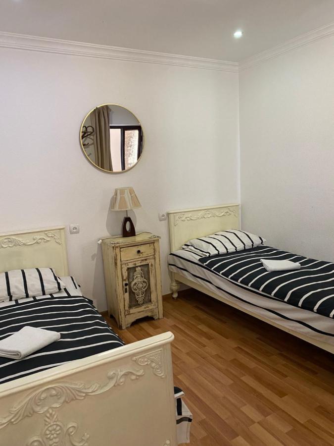 Guest House Kipiani Tbilisi Buitenkant foto