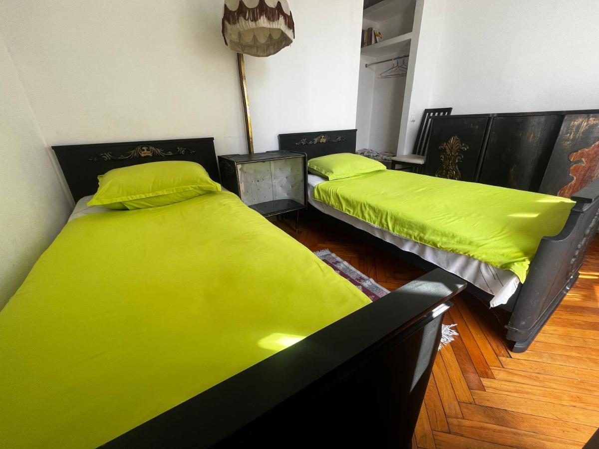Guest House Kipiani Tbilisi Buitenkant foto